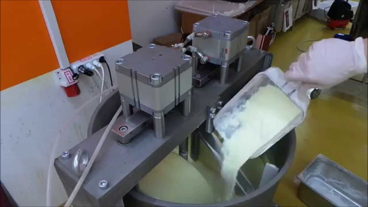 Production of white chocolate on Melangeur 80 - YouTube